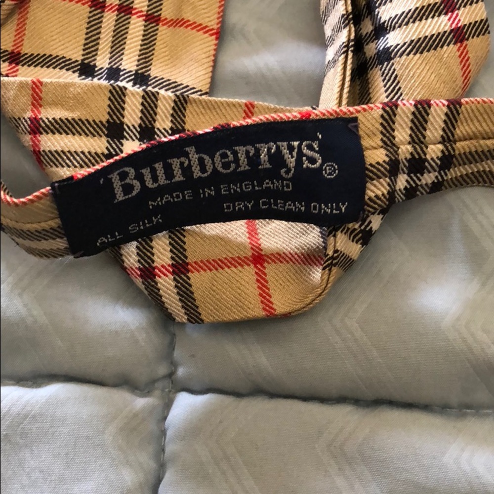 Bow tie